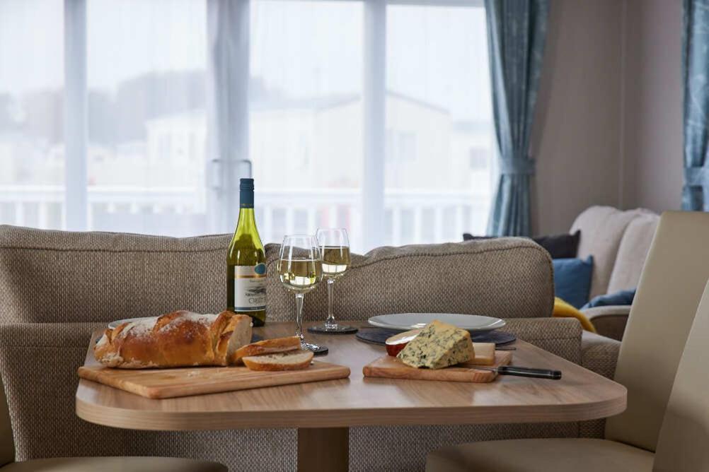 Nirvana Coastal Retreat Holiday Home Cayton Zewnętrze zdjęcie