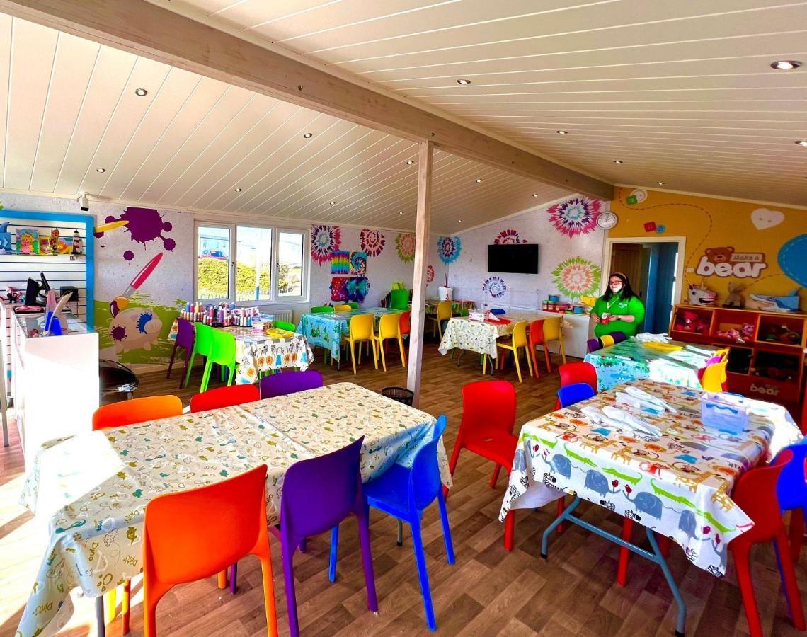Nirvana Coastal Retreat Holiday Home Cayton Zewnętrze zdjęcie